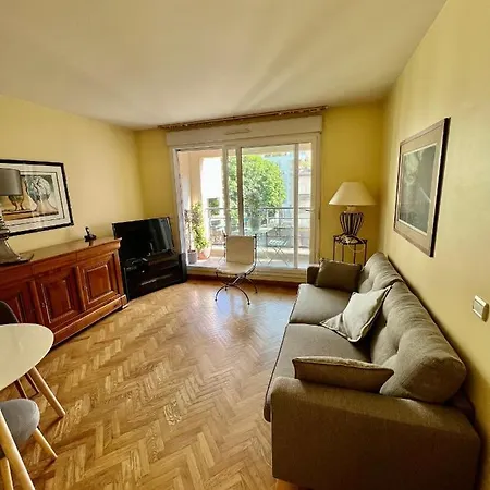 Chevaleret Apartment *